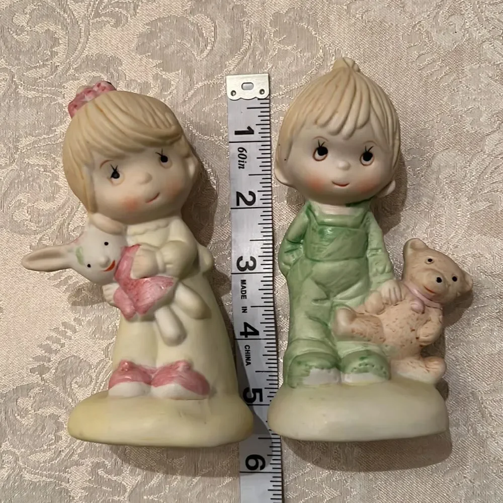 Vintage girl & boy porcelain figurines no chips cracks or discoloration EVC